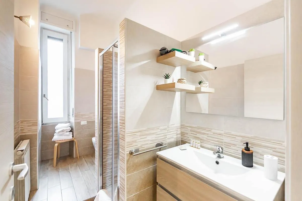 Apartament Duomo 10 Minuti Family House 5 Pax Balcone Wifi Mediolan