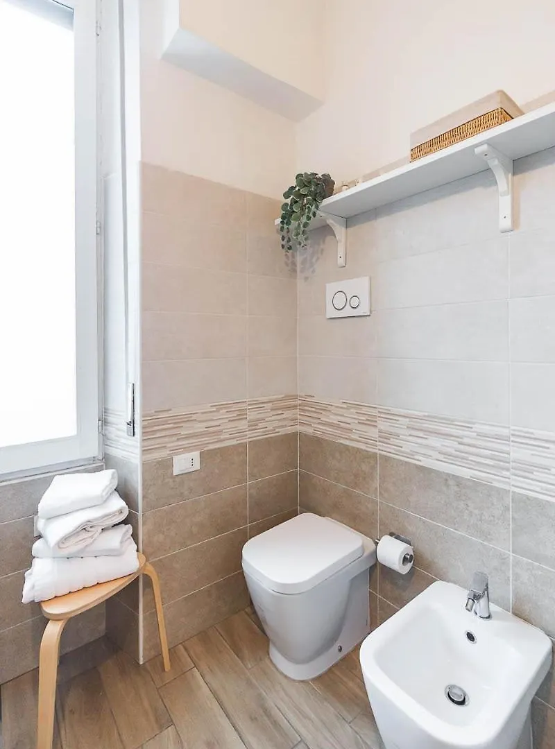 Apartament Duomo 10 Minuti Family House 5 Pax Balcone Wifi Mediolan Włochy