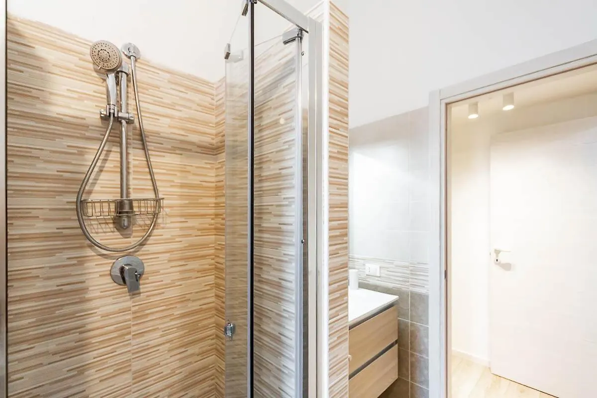 Apartament Duomo 10 Minuti Family House 5 Pax Balcone Wifi Mediolan